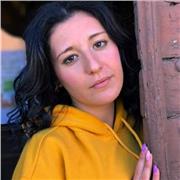 Studentessa offre lezioni di italiano, grammatica e letteratura